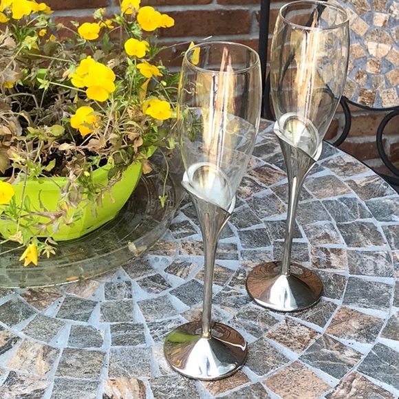 Lenox Wedding Promises Silver Heart Stem Crystal Champagne Flutes – Set of 2 - Picture 14 of 16